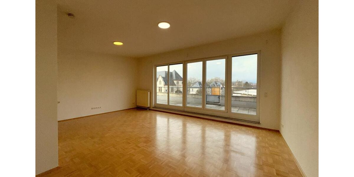 LIVE ON THE TOP FLOOR! Stylish 98 m² penthouse with terrace and underground parking 3 zimmer