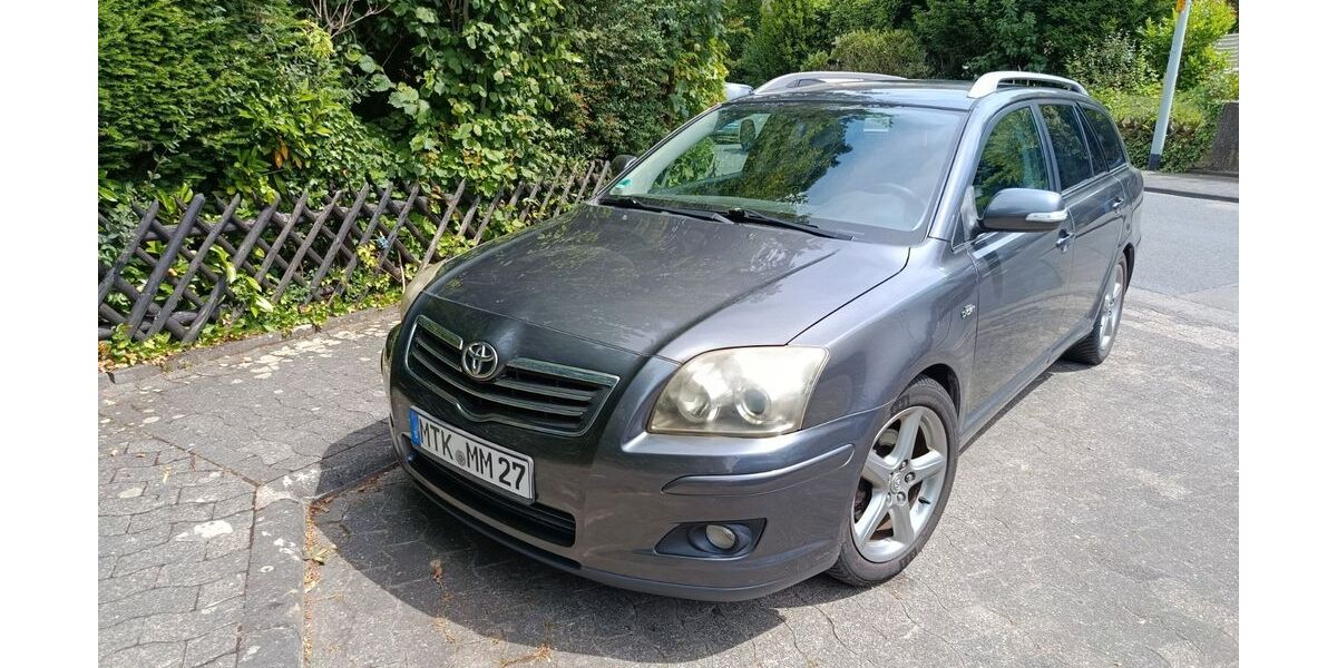 Toyota Avensis 310.000 km 999 &euro; Bad Soden 65812