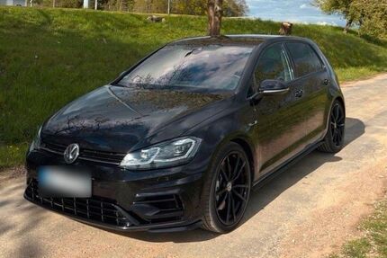 VW Golf 99.000 km 25.600 &euro; Taunusstein 65232