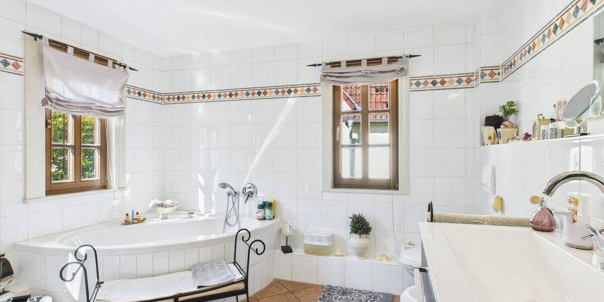 Einfamilienhaus Wiesbaden Igstadt - 7 Zimmer, 225 m&sup2;, 685.000&euro; | Angebot:25799596