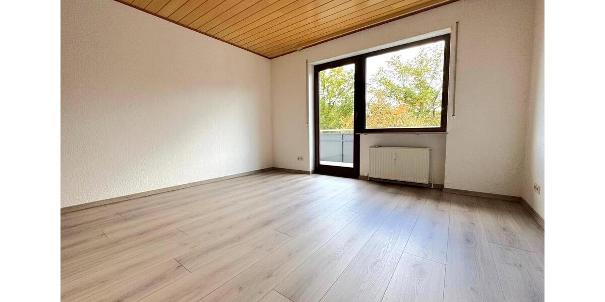 Erdgeschoßwohnung Wiesbaden Nordost - 4 Zimmer, 133 m&sup2;, 1.300&euro; | Angebot:25417642