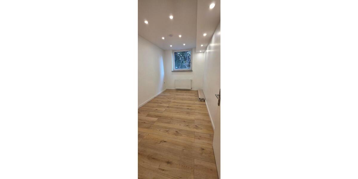 Untergeschosswohnung mit Balkon in Kelkheim (Taunus) 2 zimmer