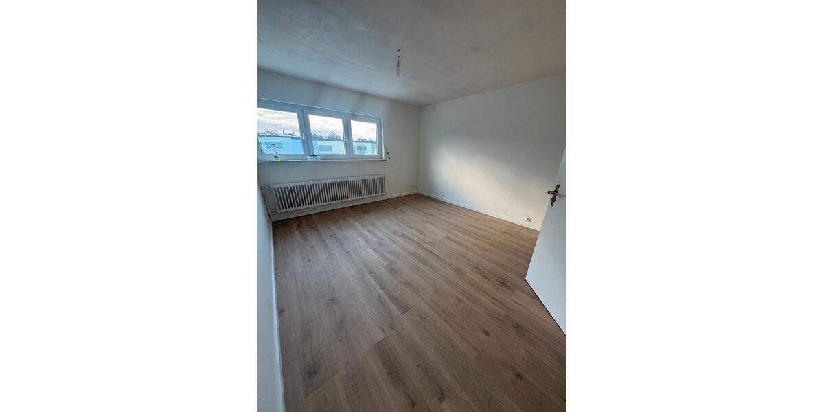 Reihenhaus Frankfurt am Main Mitte-West - 3 Zimmer, 82 m&sup2;, 1.690&euro; | Angebot:24703923