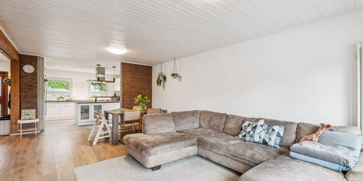 Einfamilienhaus Eppstein Vockenhausen - 8 Zimmer, 250 m&sup2;, 715.000&euro; | Angebot:26094118