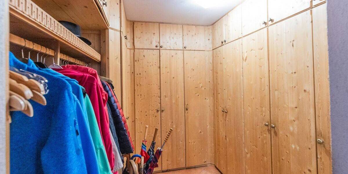 Etagenwohnung Bischofsheim - 8 Zimmer, 275 m&sup2;, 850.000&euro; | Angebot:26498818