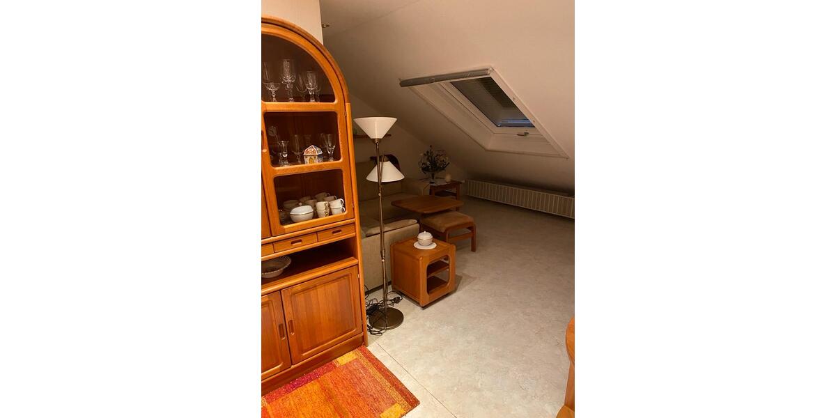 Dachgeschoßwohnung Wiesbaden Bierstadt - 2 Zimmer, 44 m&sup2;, 490&euro; | Angebot:26396316