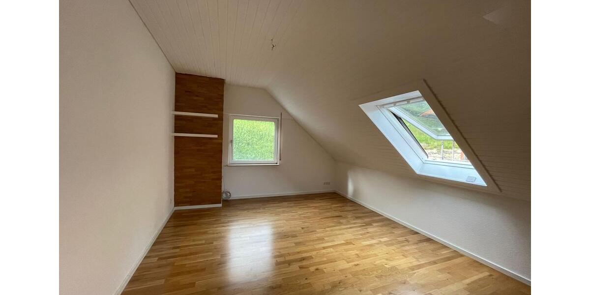 Dachgeschoßwohnung Idstein - 2 Zimmer, 43 m&sup2;, 625&euro; | Angebot:26272085