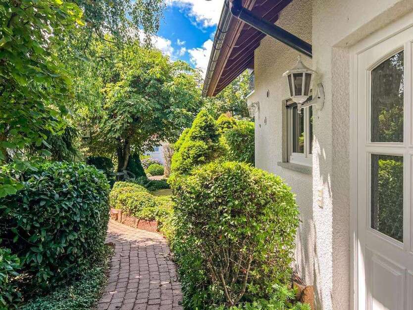 Haus zum Mieten in Kronberg 3.300 € 205 m²
