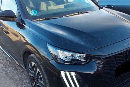 Peugeot 208 16.296 km 19.680 € Rüsselsheim 65428