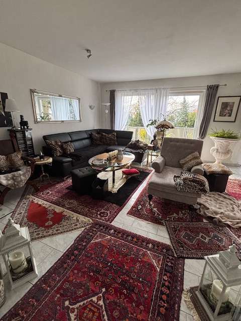 Haus zum Kaufen in Hofheim 1.150.000 € 300 m²