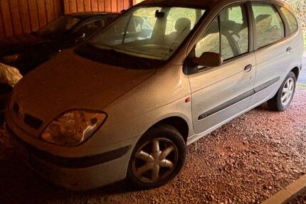 Renault Megane 111.000 km 1.700 &euro; Hohenstein 65329