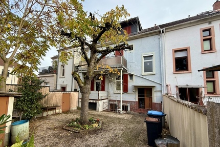 Charmantes 1- bis 3-Familienhaus in zentraler und dennoch ruhiger Lage von Neu-Isenburg 9 zimmer