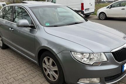 Skoda Superb 289.000 km 3.950 &euro; Hofheim 65719