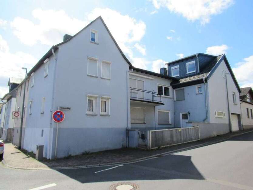 Haus zum Kaufen in Hünfelden-Nauheim 260.000 € 200 m²