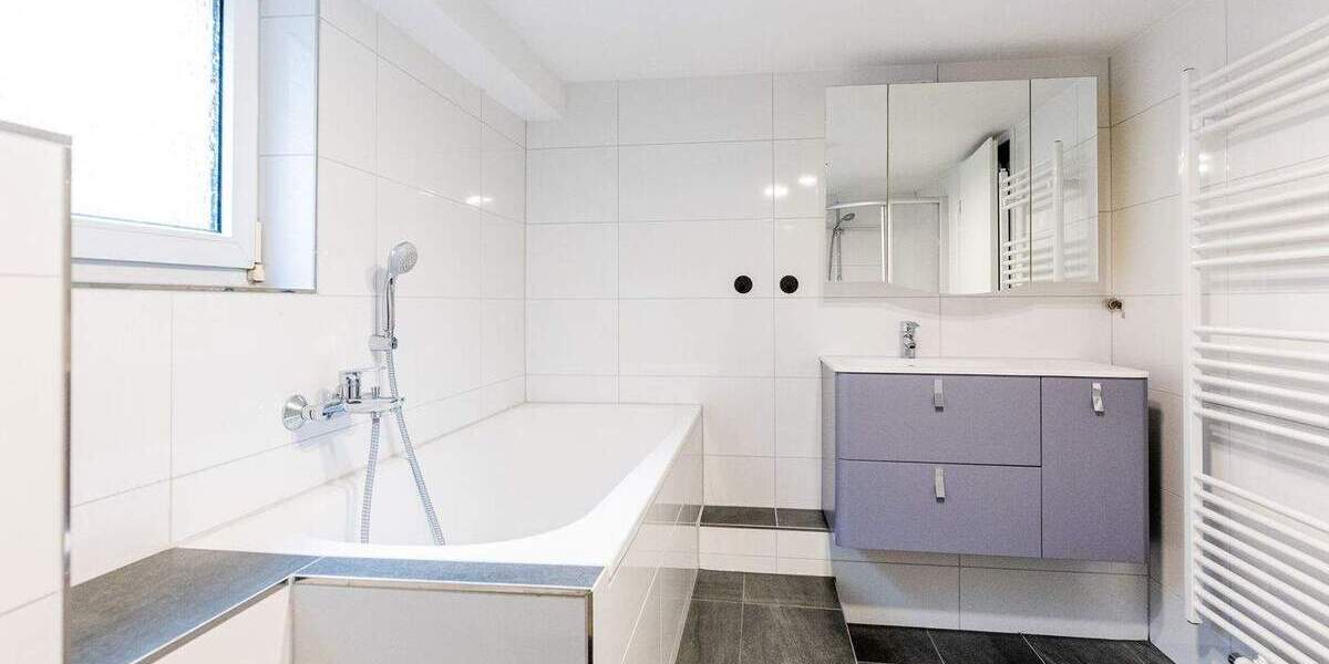 Mehrfamilienhaus, Wohnhaus Bischofsheim - 8 Zimmer, 229 m&sup2;, 695.000&euro; | Angebot:24902278