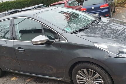 Peugeot 208 16.301 km 11.500 &euro; Mainz-Finthen 55126