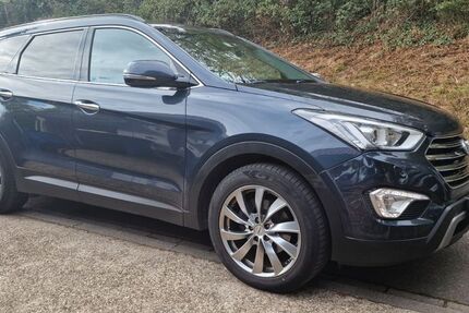 Hyundai Grand Santa Fe 223.000 km 9.900 € Heidenrod 65321