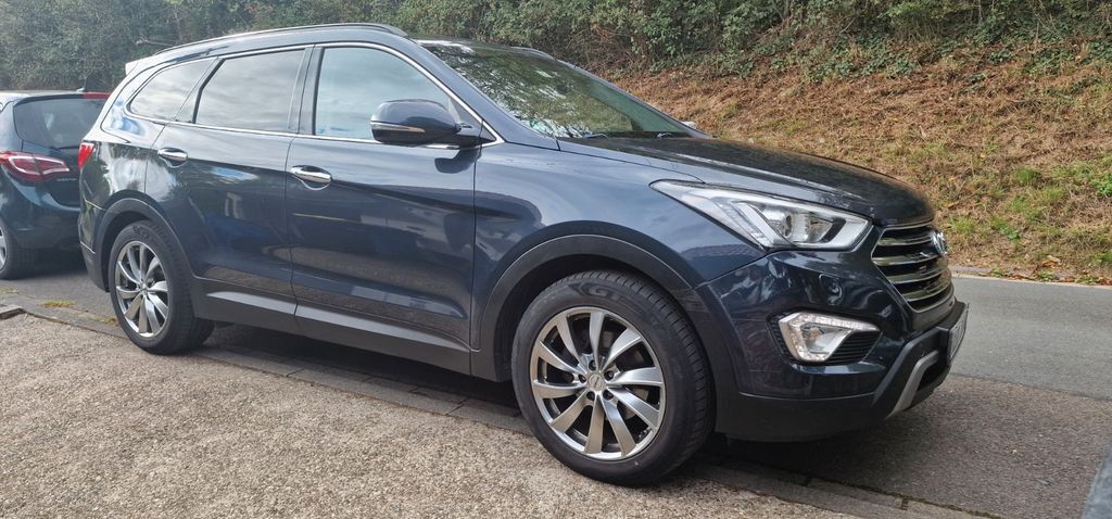 Hyundai Grand Santa Fe 223.000 km 9.900 € Heidenrod 65321