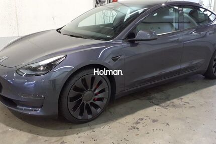 Tesla Model 3 40.302 km 31.986 € Eschborn 65760