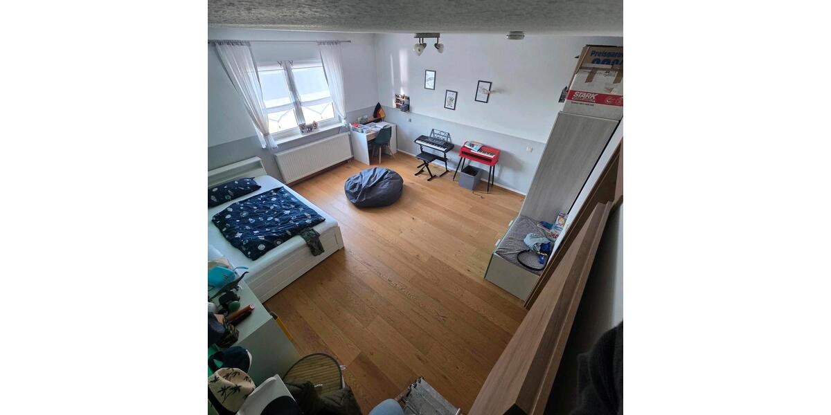 Dachgeschoßwohnung Harxheim - 4.5 Zimmer, 148 m&sup2;, 1.900&euro; | Angebot:26196443