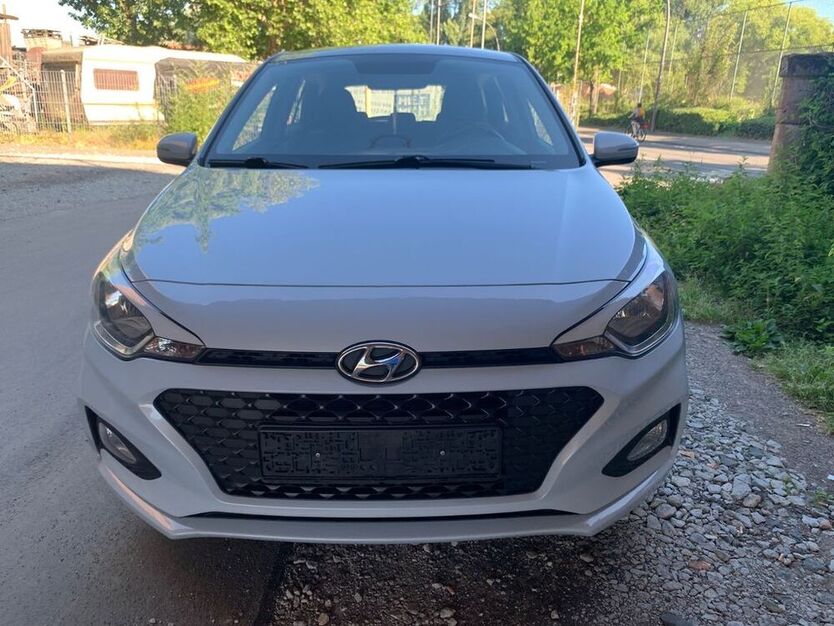 i20