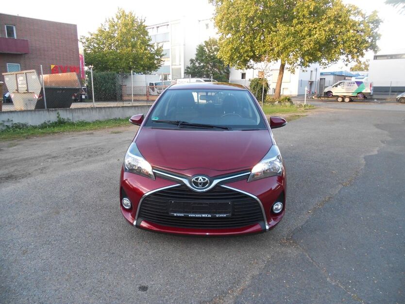 Toyota Yaris 94.000 km 8.999 € Frankfurt am Main 60386