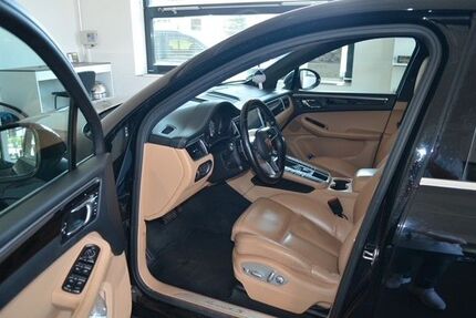 Porsche Macan 121.000 km 33.900 &euro; Hofheim 65719