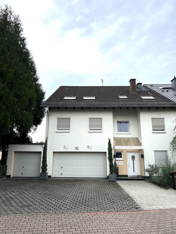 Haus zum Kaufen in Hattersheim am Main 1.070.000 € 311 m²