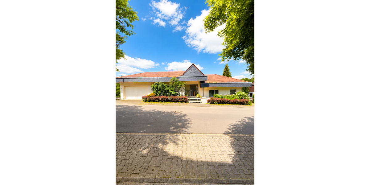 Einfamilienhaus Idstein - 10 Zimmer, 385 m&sup2;, 690.000&euro; | Angebot:27211685