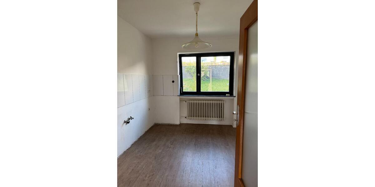Etagenwohnung Bad Schwalbach - 3 Zimmer, 100 m&sup2;, 1.100&euro; | Angebot:26477098