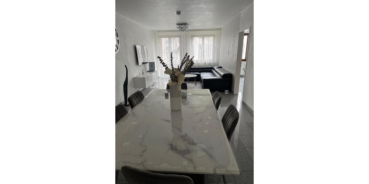 Etagenwohnung Wiesbaden Südost - 3 Zimmer, 90 m&sup2;, 1.650&euro; | Angebot:26227392