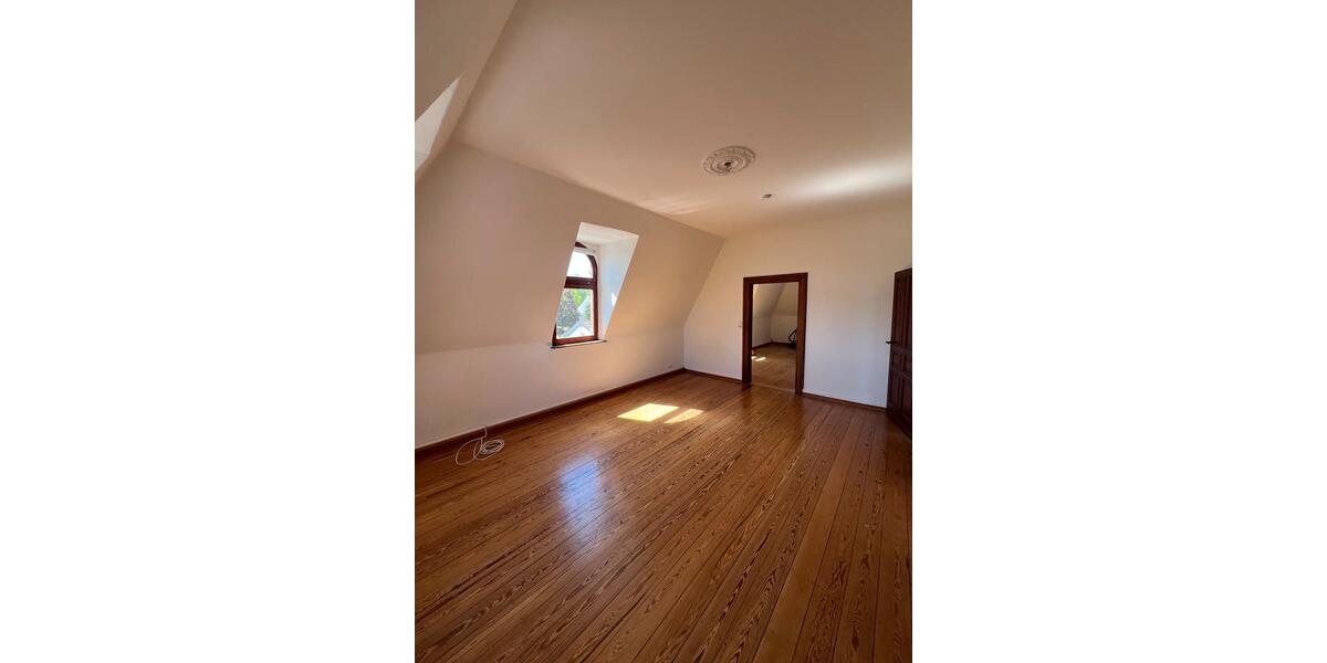 Etagenwohnung Wiesbaden Südost - 3 Zimmer, 110 m&sup2;, 1.700&euro; | Angebot:26365812