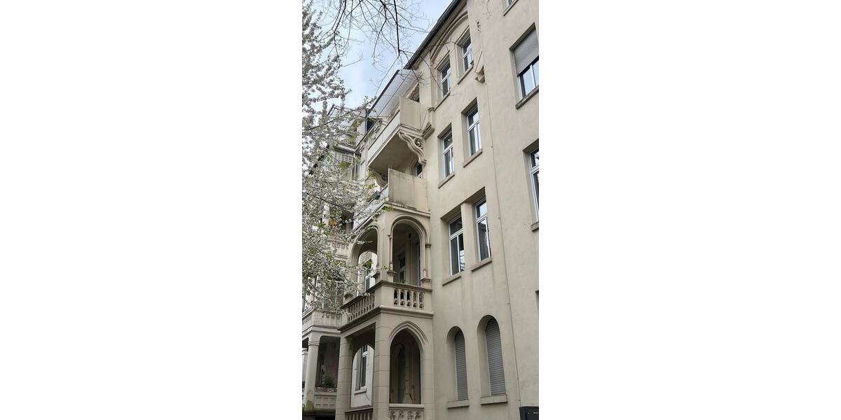 Etagenwohnung Wiesbaden Biebrich - 4 Zimmer, 125 m&sup2;, 1.800&euro; | Angebot:25711714