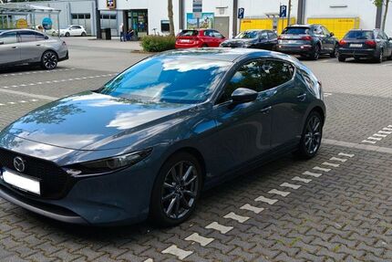 Mazda 3 86.000 km 17.800 &euro; Hattersheim am Main 65795
