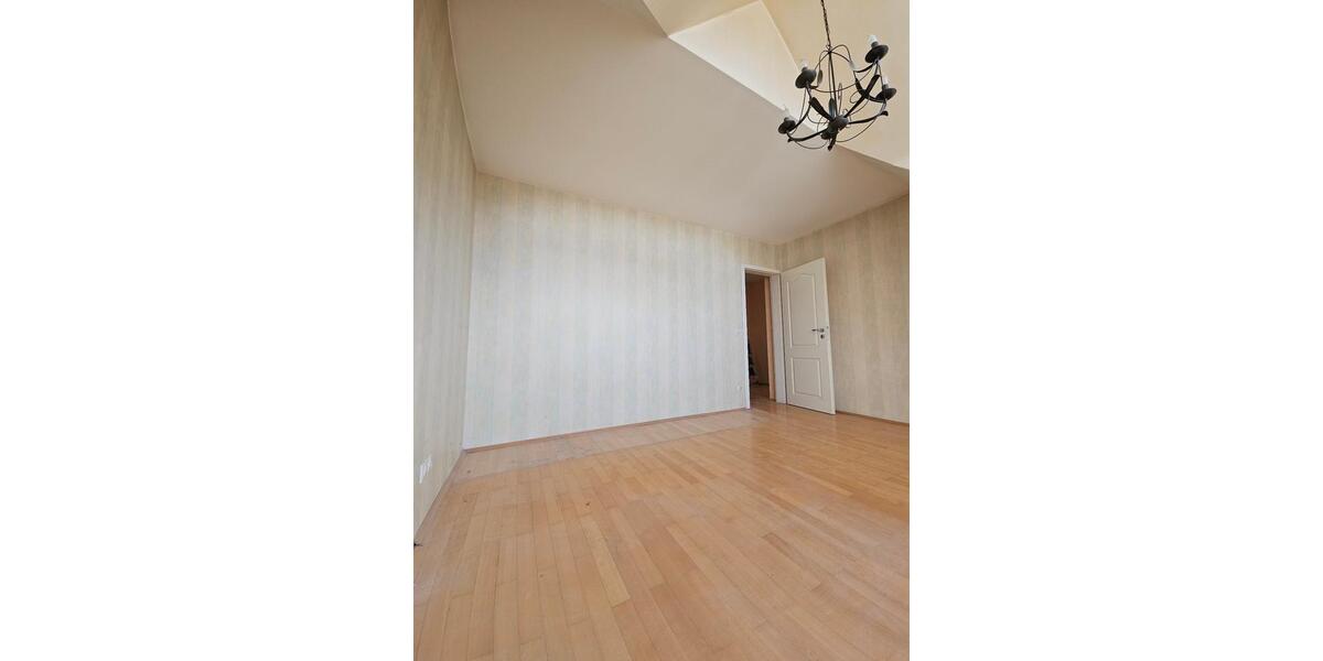 Dachgeschoßwohnung Idstein - 3 Zimmer, 74 m&sup2;, 199.000&euro; | Angebot:26994100