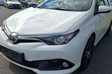 Toyota Auris 125.000 km 9.990 &euro; Gross Gerau 64521