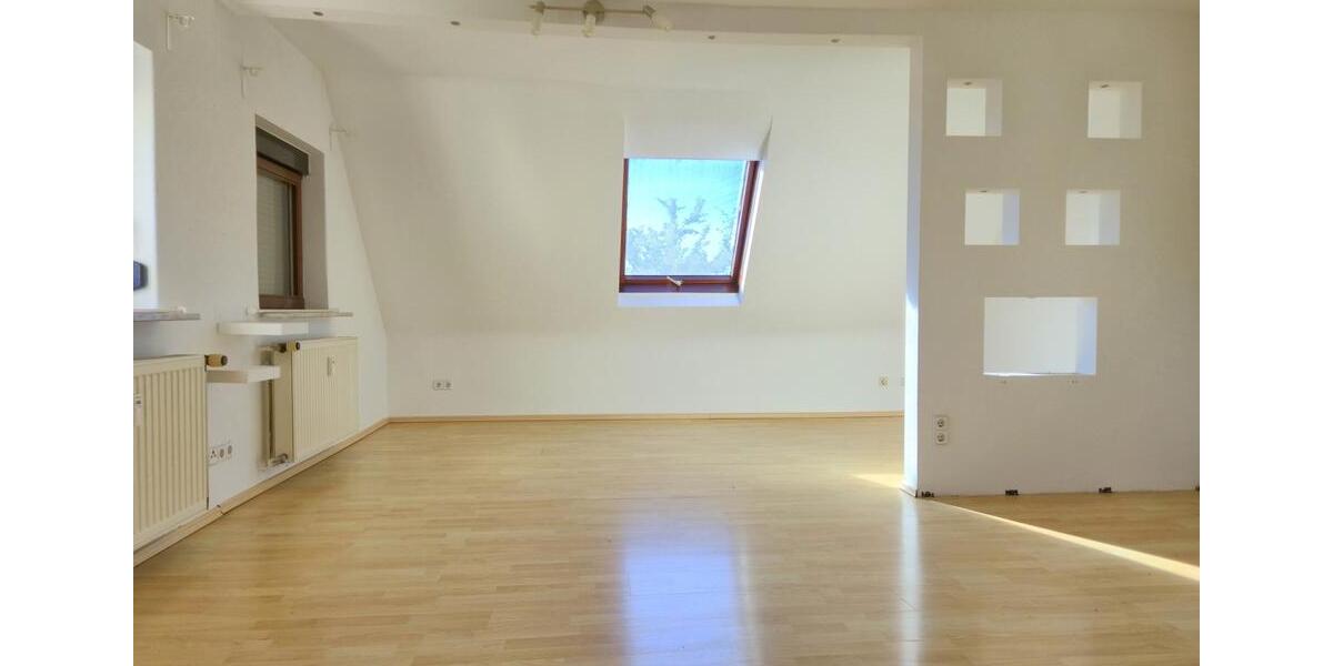 DOGS WELCOME IN DUPLEX HOME! Cozy house with fitted kitchen and spacious courtyard 4 zimmer