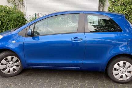 Toyota Yaris 102.751 km 3.200 &euro; Liederbach am Taunus 65835