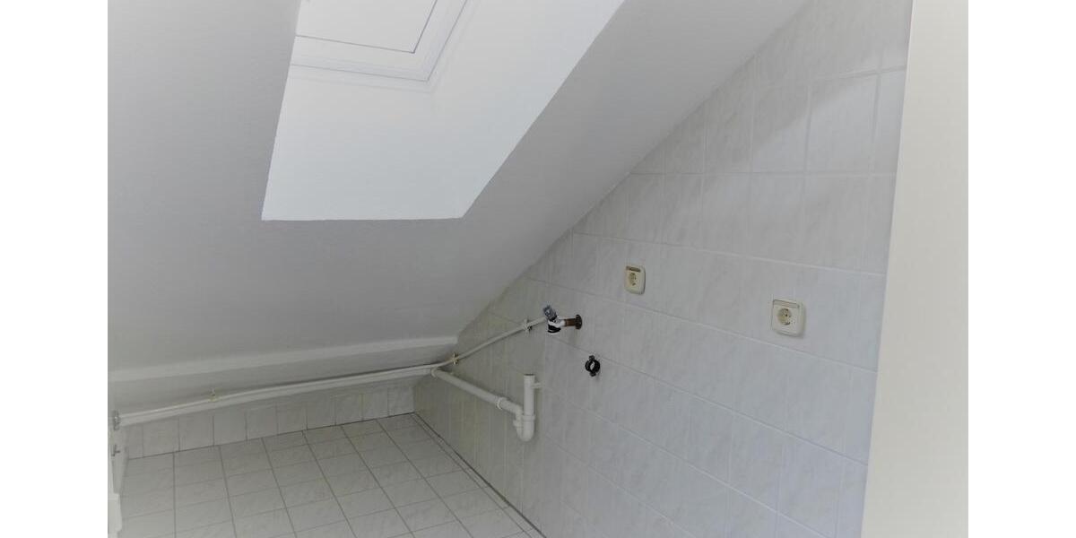 Dachgeschoßwohnung Hofheim am Taunus - 3 Zimmer, 70 m&sup2;, 710&euro; | Angebot:25403855