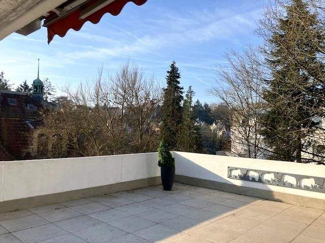 Etagenwohnung Wiesbaden Nordost - 4 Zimmer, 126 m&sup2;, 1.950&euro; | Angebot:25425582