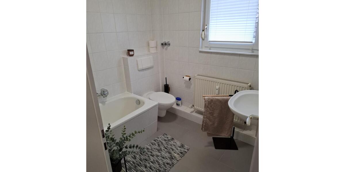 Etagenwohnung Hofheim am Taunus - 4 Zimmer, 120 m&sup2;, 1.200&euro; | Angebot:26689682