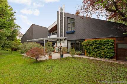 Haus zum Kaufen in Wiesbaden Nordenstadt 1.049.000 € 327 m² 7 zimmer