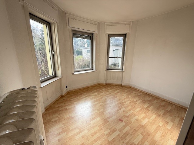 Hofheim: Individualisten aufgepasst. Altbestand mit großem Grundstück, oder zusätzlichem Bauplatz - Einfamilienhaus Hofheim | Angebot:26084064