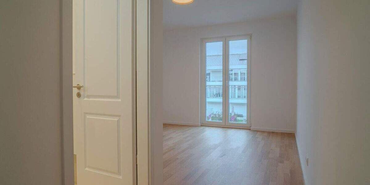 Etagenwohnung Frankfurt am Main Hausen - 4 Zimmer, 145 m&sup2;, 3.625&euro; | Angebot:24595230