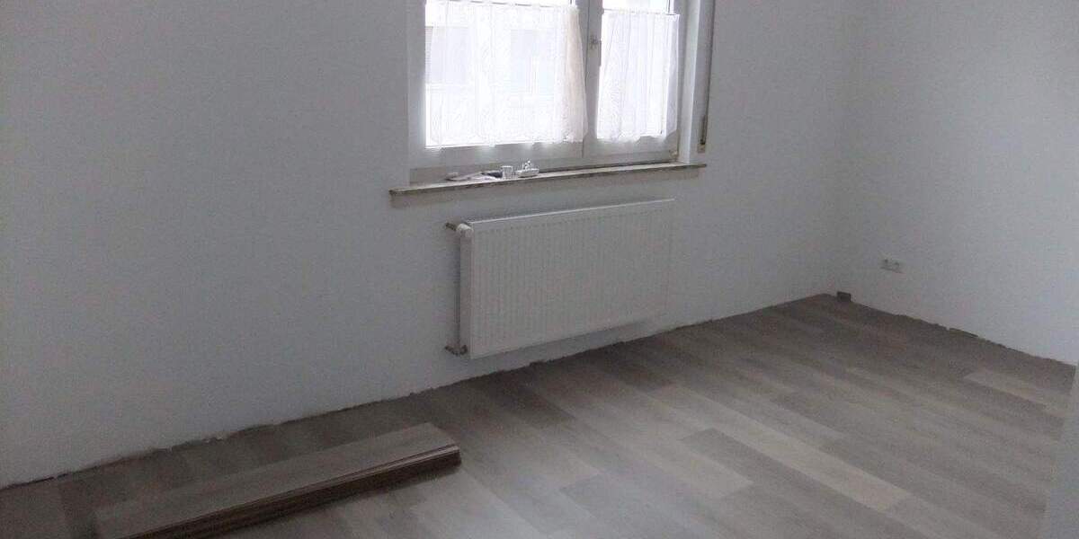 Etagenwohnung Hofheim - 3 Zimmer, 65 m&sup2;, 800&euro; | Angebot:25642849