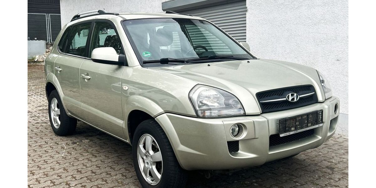 Hyundai TUCSON 168.000 km 3.400 € Wiesbaden 65199