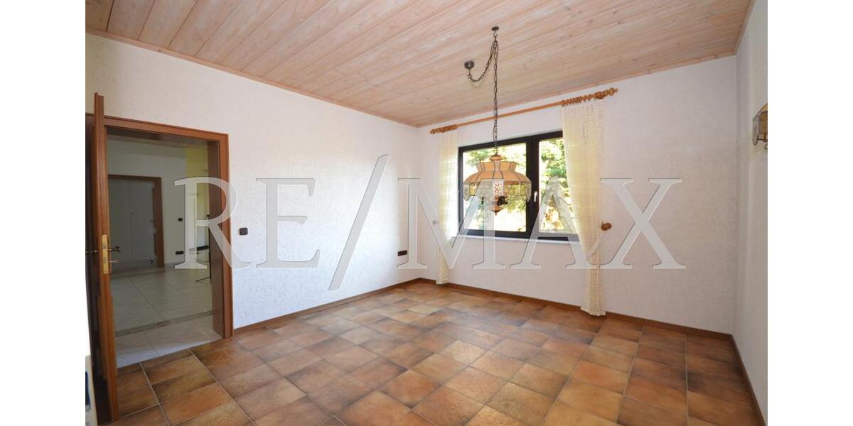 Einfamilienhaus Idstein - 5 Zimmer, 185 m&sup2;, 1.800&euro; | Angebot:26065494