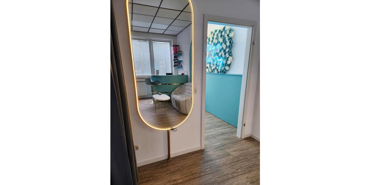 Nachmieter für Komplett eingerichtetes Beauty- & Friseurstudio – sofort starten zimmer