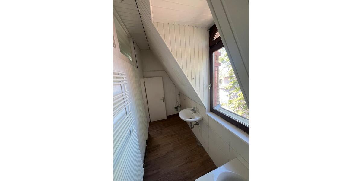 Etagenwohnung Wiesbaden Südost - 3 Zimmer, 110 m&sup2;, 1.700&euro; | Angebot:26365812