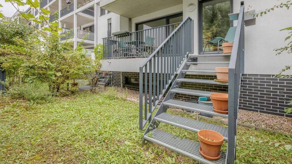 Exklusive Garten-Maisonette-Wohnung. Garten -Top Ausstattung - Garage 3 zimmer